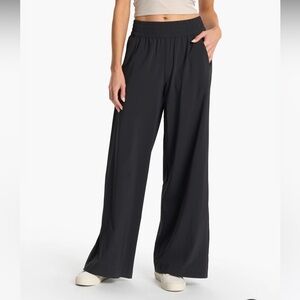 Vuori Villa Wideleg in Black